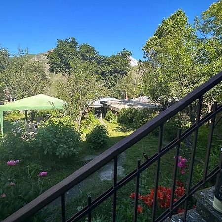Gio-Nika Hotell Kazbegi Exteriör bild