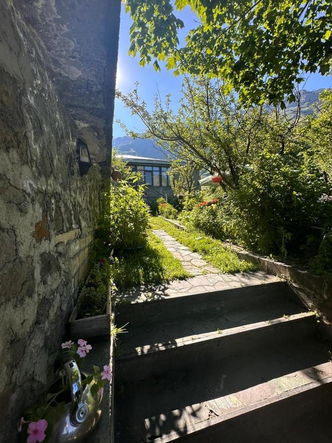 Gio-Nika Hotell Kazbegi Exteriör bild