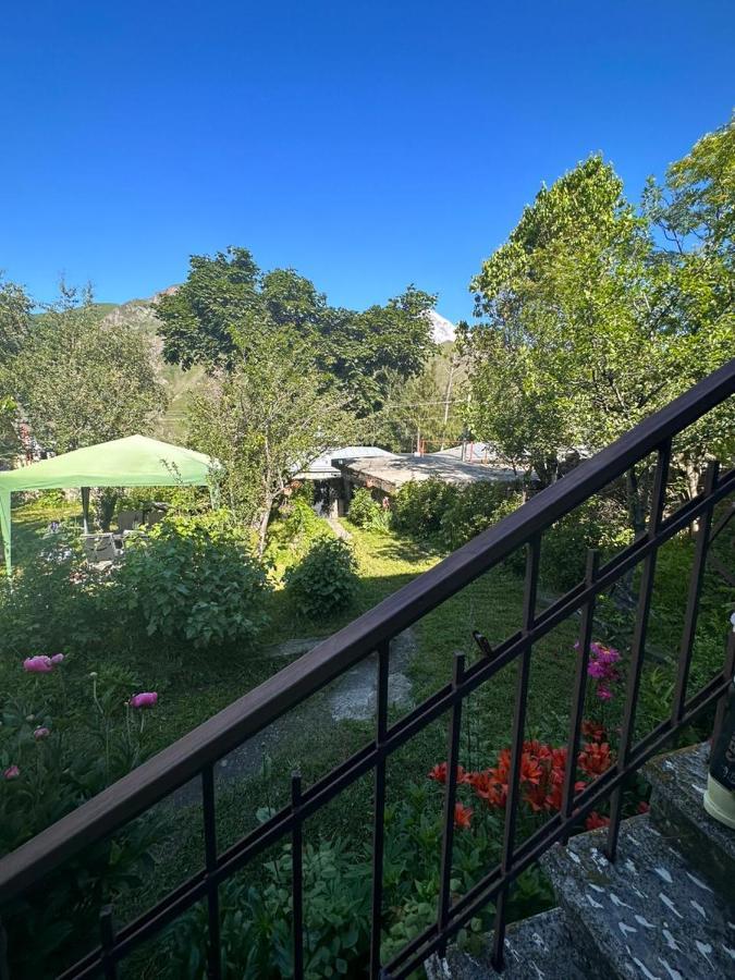 Gio-Nika Hotell Kazbegi Exteriör bild